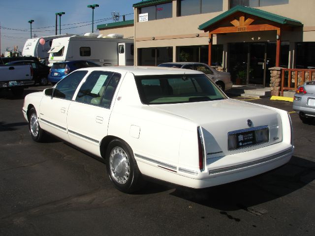 1999 Cadillac Deville Base