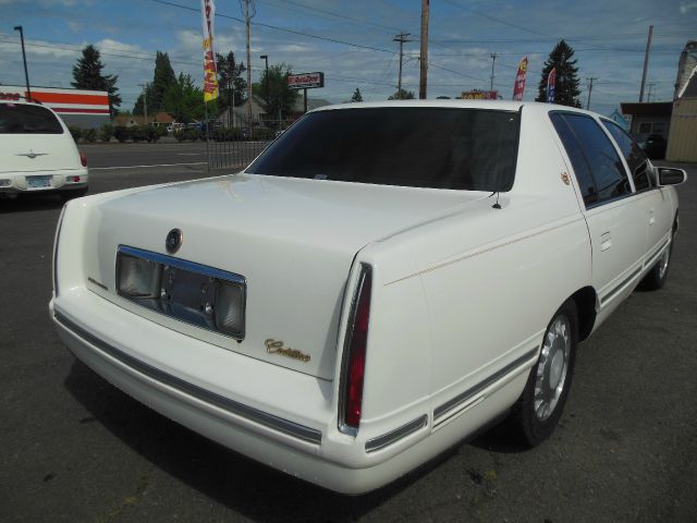 1999 Cadillac Deville Base