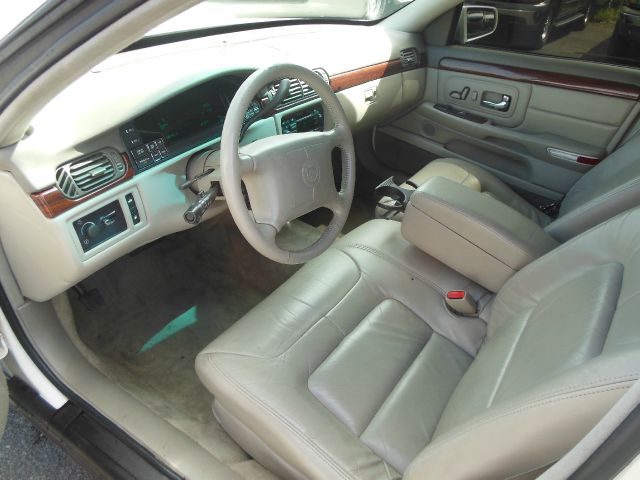 1999 Cadillac Deville Base