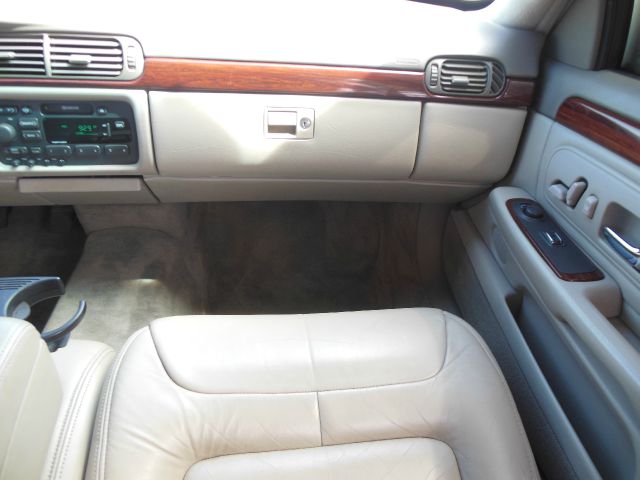 1999 Cadillac Deville Base