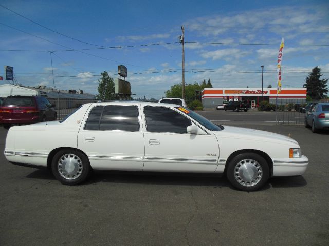 1999 Cadillac Deville Base