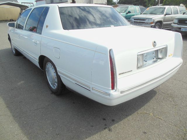 1999 Cadillac Deville Base