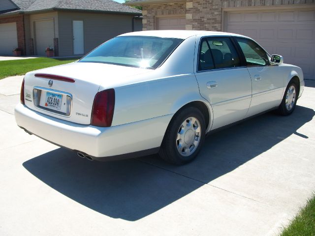 2000 Cadillac Deville Base