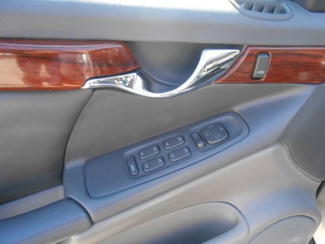 2000 Cadillac Deville Base