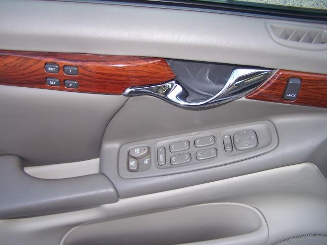 2000 Cadillac Deville SE Sedan