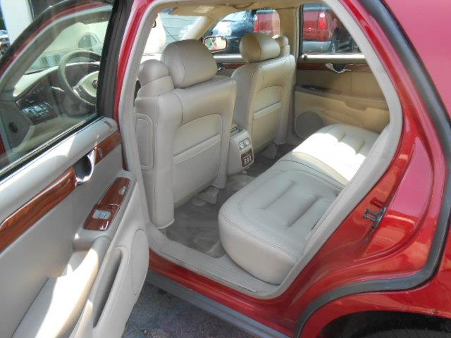 2003 Cadillac Deville Base