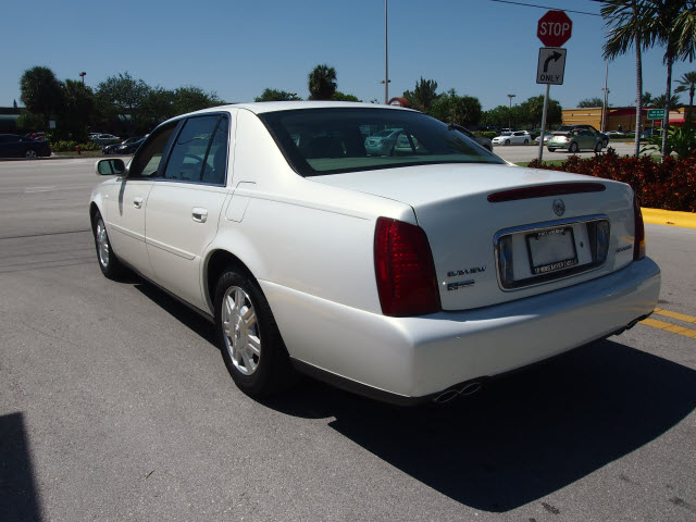 2004 Cadillac Deville Base