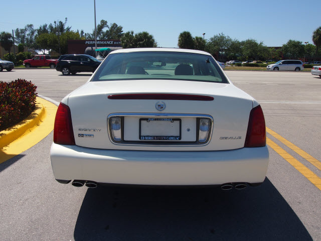 2004 Cadillac Deville Base