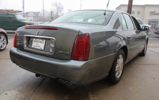 2004 Cadillac Deville Base