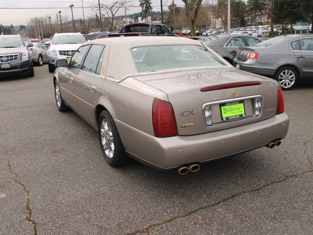 2004 Cadillac Deville Base