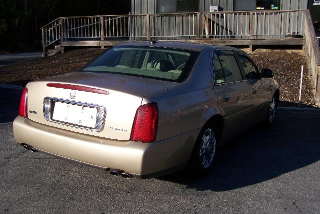 2005 Cadillac Deville Base