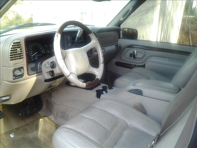 1999 Cadillac Escalade Unknown