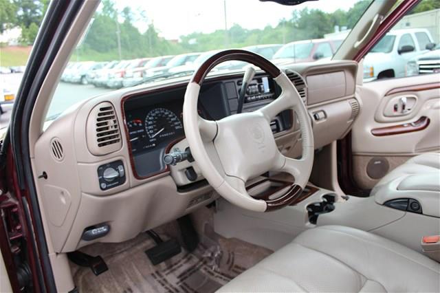 2000 Cadillac Escalade Unknown