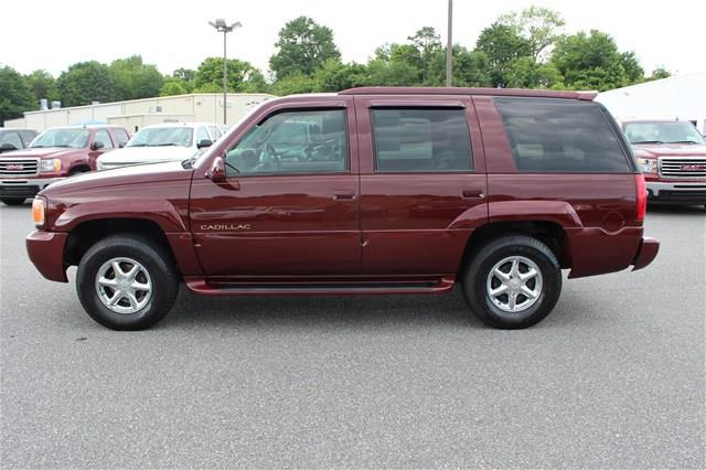 2000 Cadillac Escalade Unknown