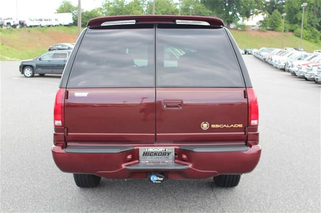 2000 Cadillac Escalade Unknown