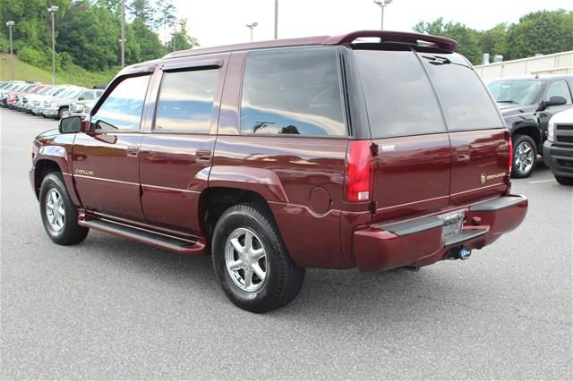 2000 Cadillac Escalade Unknown