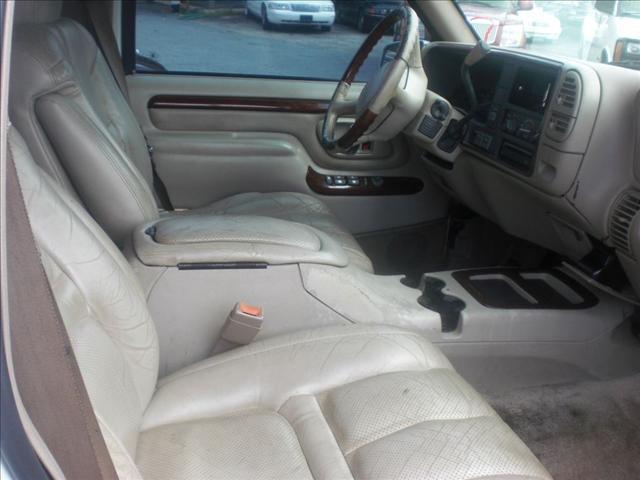 2000 Cadillac Escalade Unknown