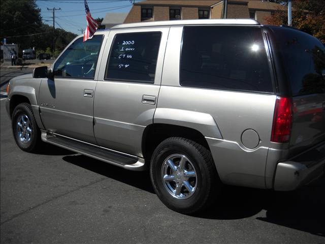 2000 Cadillac Escalade R/T AWD