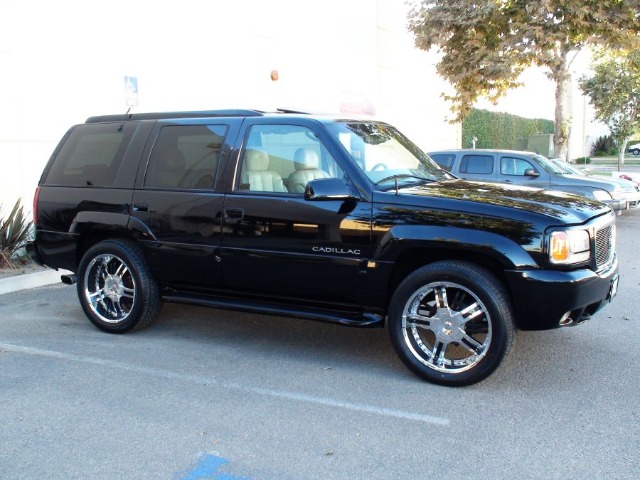 2000 Cadillac Escalade Ram 3500 Diesel 2-WD