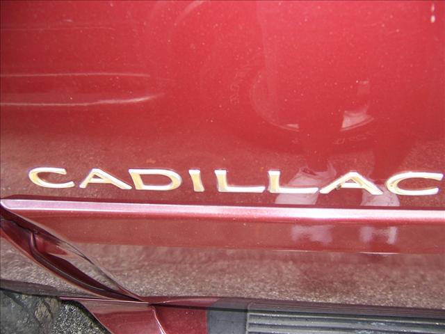 2000 Cadillac Escalade Base