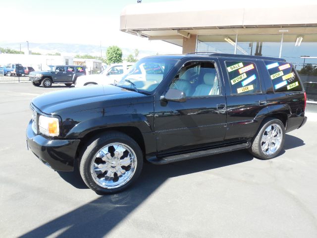 2000 Cadillac Escalade SLT 25