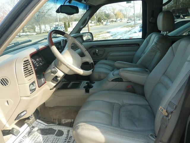 2000 Cadillac Escalade Ram 3500 Diesel 2-WD