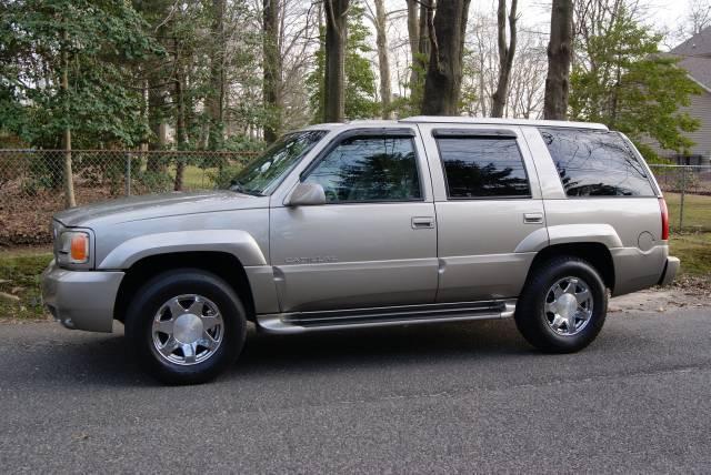 2000 Cadillac Escalade Unknown