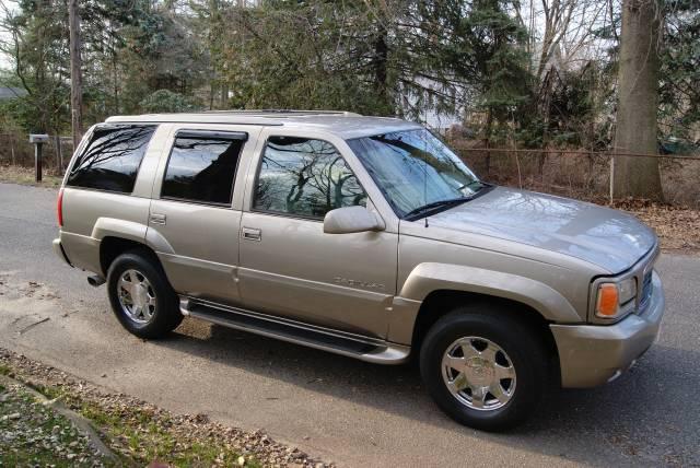 2000 Cadillac Escalade Unknown