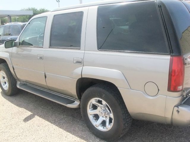 2000 Cadillac Escalade MOON DVD 3rdrow