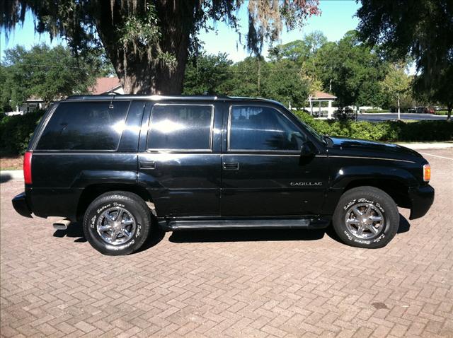 2000 Cadillac Escalade Unknown