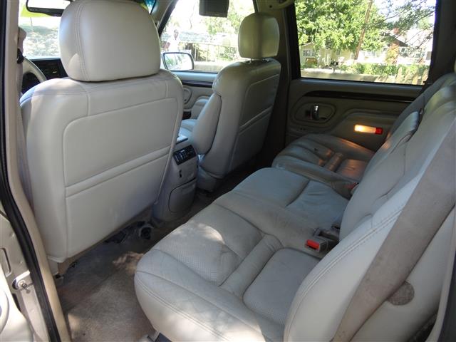 2000 Cadillac Escalade Base