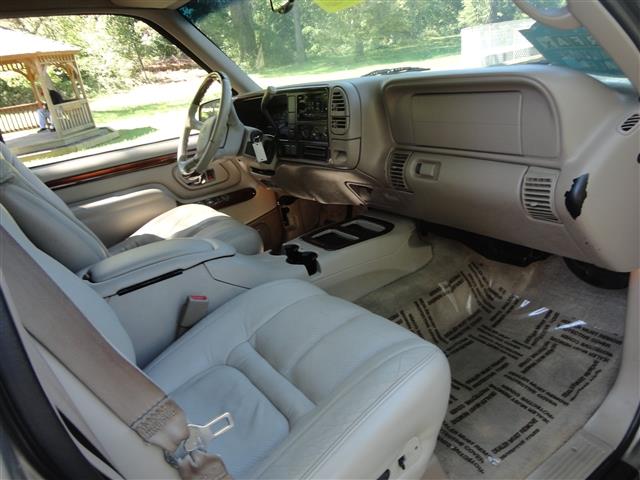 2000 Cadillac Escalade Base