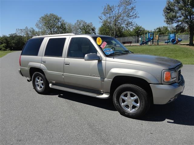 2000 Cadillac Escalade Base