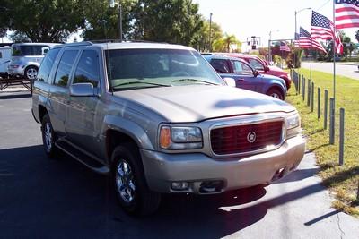 2000 Cadillac Escalade Base