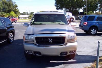 2000 Cadillac Escalade Base