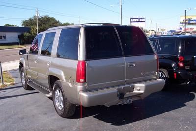 2000 Cadillac Escalade Base