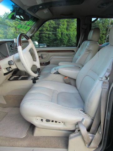 2000 Cadillac Escalade Ram 3500 Diesel 2-WD