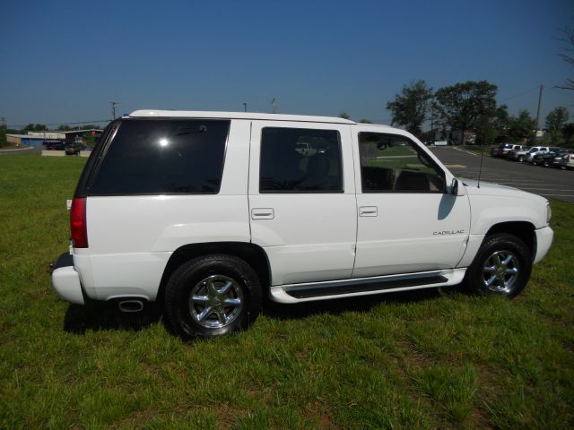 2000 Cadillac Escalade Unknown