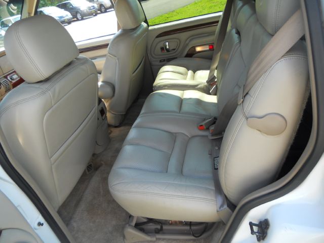 2000 Cadillac Escalade Unknown