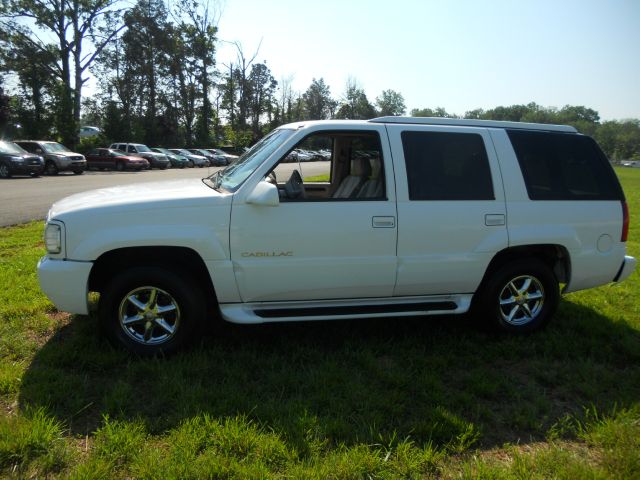 2000 Cadillac Escalade Unknown