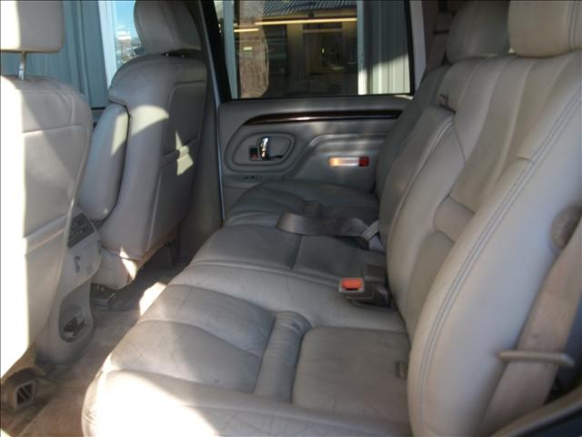 2000 Cadillac Escalade Base