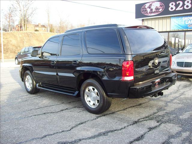 2002 Cadillac Escalade Base