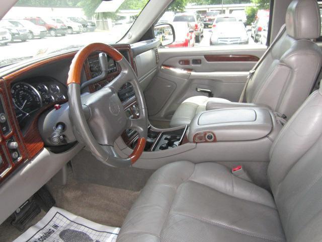 2002 Cadillac Escalade Unknown