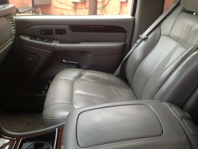 2002 Cadillac Escalade EX - DUAL Power Doors