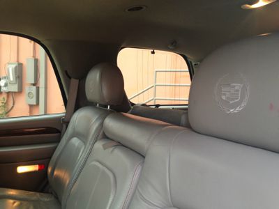 2002 Cadillac Escalade EX - DUAL Power Doors