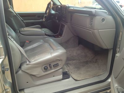 2002 Cadillac Escalade EX - DUAL Power Doors