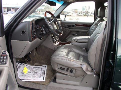 2002 Cadillac Escalade Base