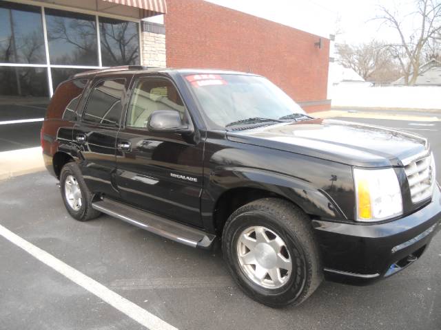 2002 Cadillac Escalade Base