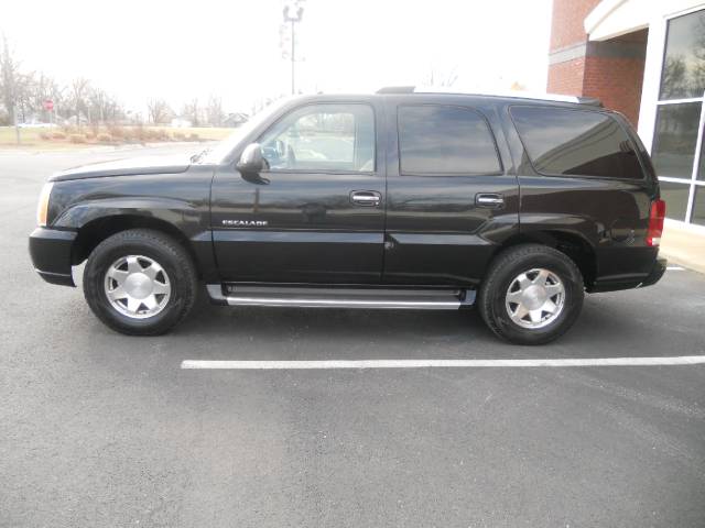 2002 Cadillac Escalade Base