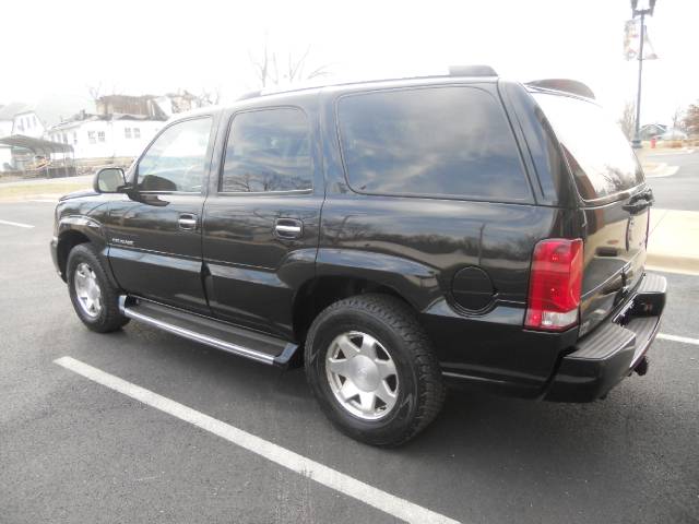 2002 Cadillac Escalade Base